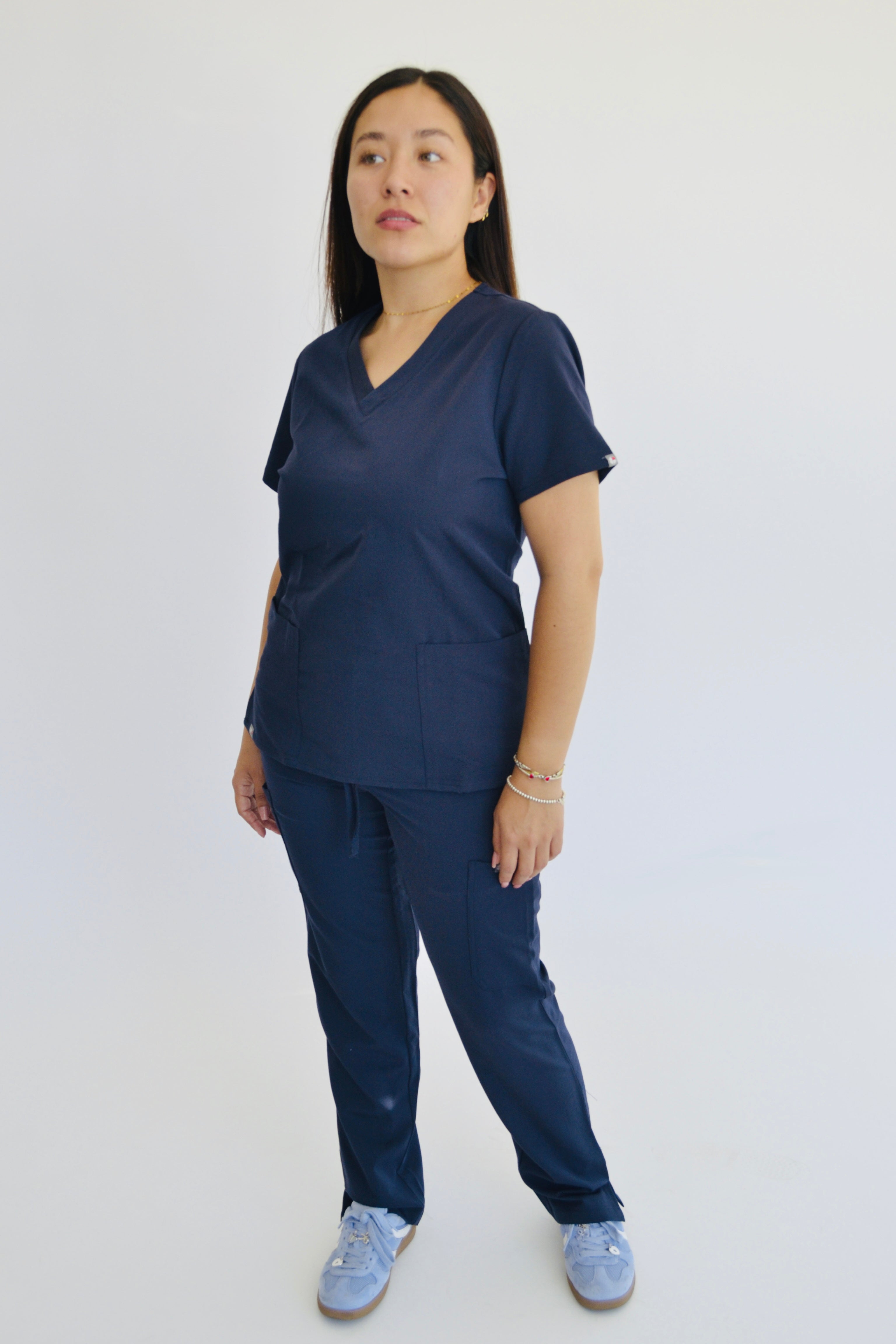 TENA V-NECK TOP WITH 2 HAND POCKETS