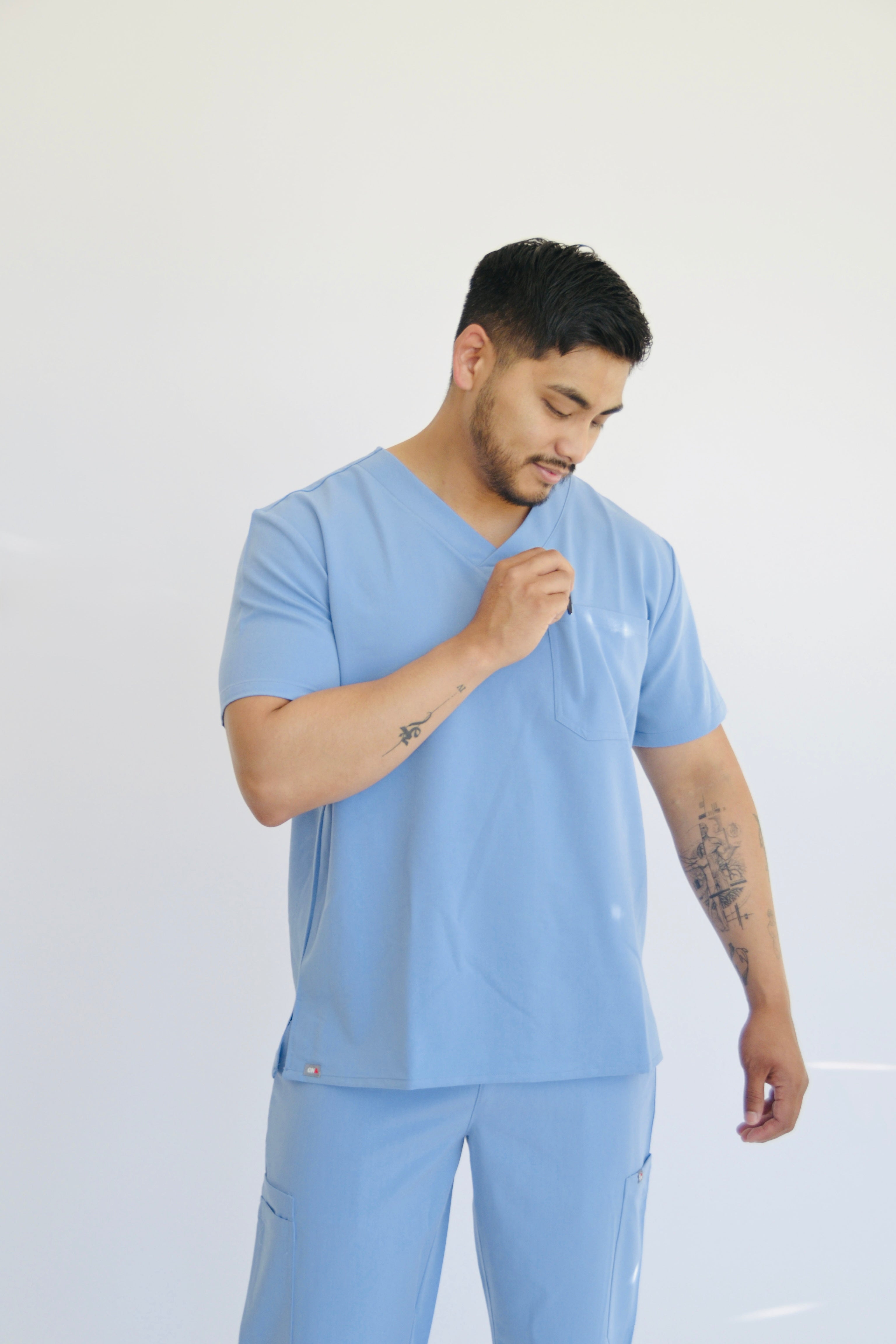 RAY V-NECK TOP WITH CHEST POCKET